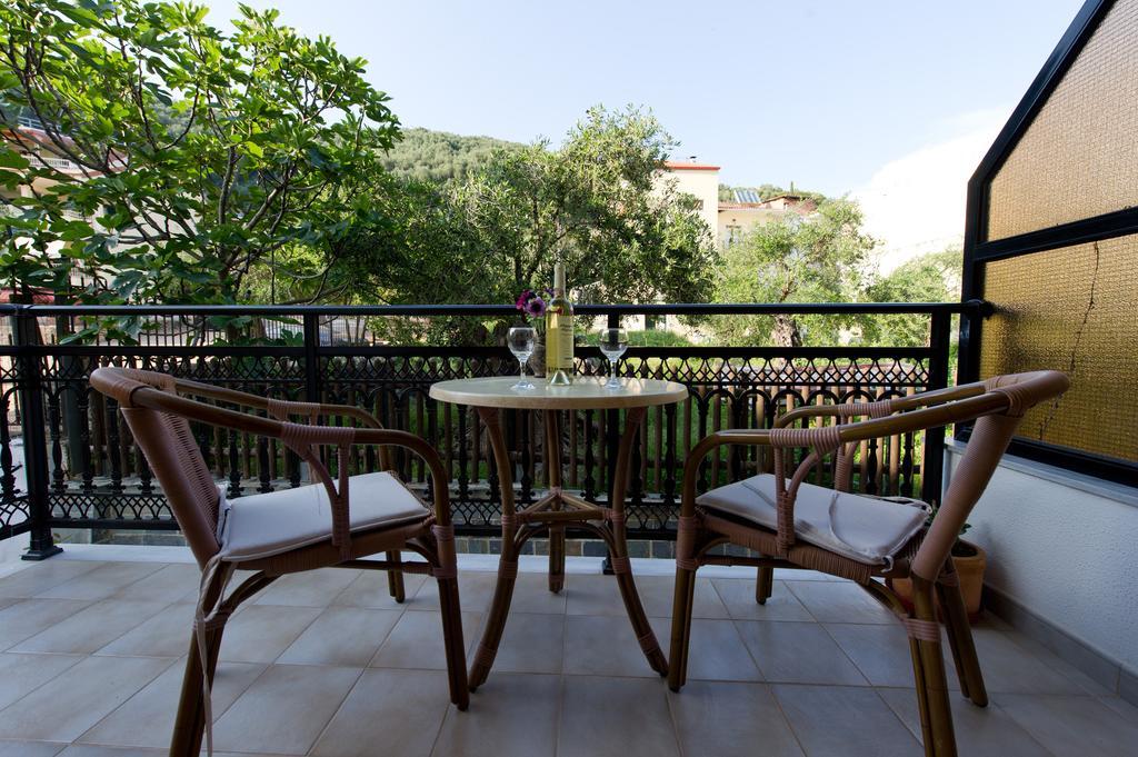 Villa Coralli ปาร์กา ห้อง รูปภาพ